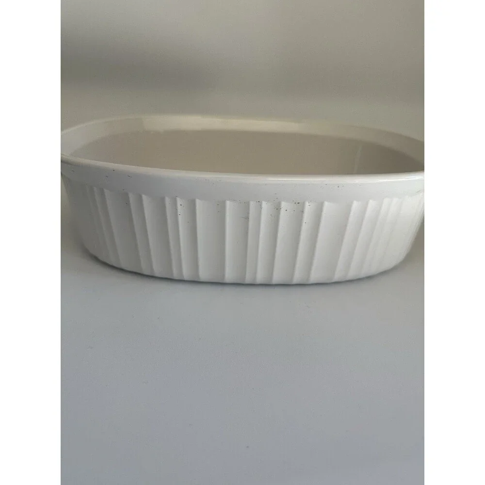 Corning Ware French White Oval Stoneware Casserole F-2-B, 2.5 Quart